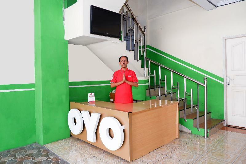 Super Oyo 338 Guest House Omah Manahan Syariah Solo Extérieur photo